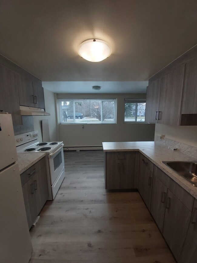 Building Photo - 0 Bed 0 Bath Unit in Calgary, AB