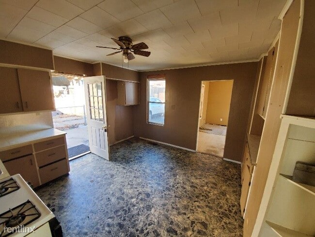 Building Photo - 2 br, 1 bath House - 907 Prairie Street