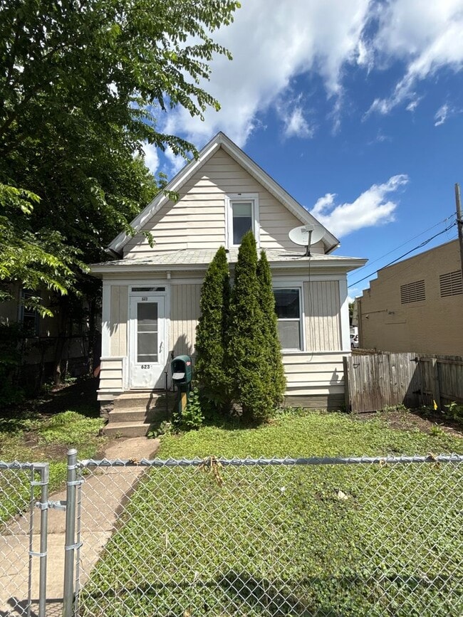 Building Photo - 623 Maryland Ave E