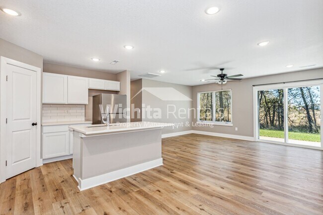 Building Photo - 4512-4514 N Sandplum St