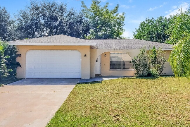 Building Photo - 1322 SE 12th St