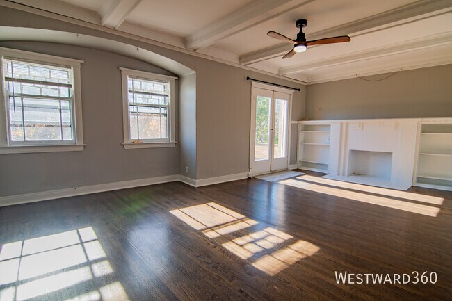 Foto del edificio - 844 W Lakeside Pl