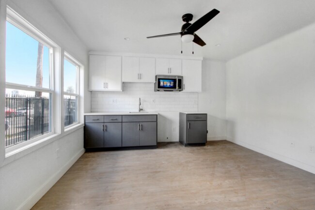 Foto del edificio - 161 S Burlington Ave