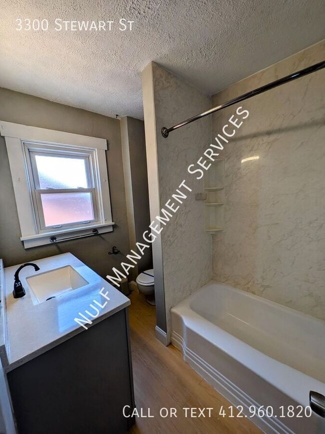 Foto del edificio - 3300 Stewart St