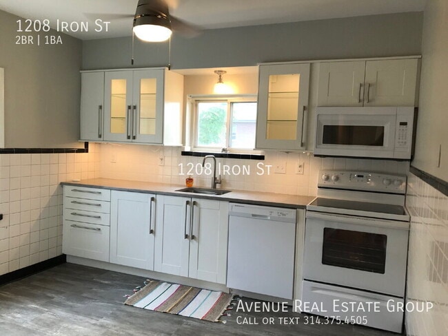 Building Photo - 1208 Iron St-