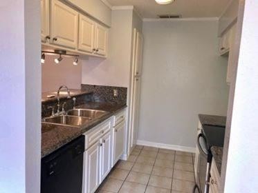 Building Photo - 6601 Sands Point Dr
