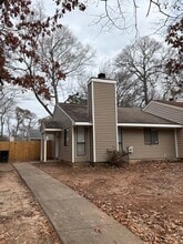 Building Photo - 225 Somerset Dr