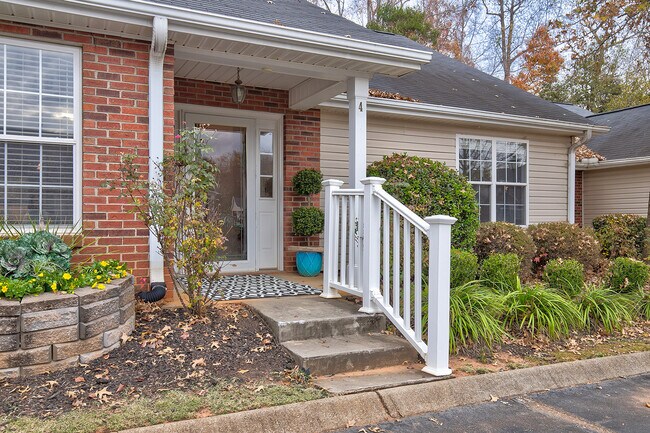 Building Photo - 4 Creekbend Ct
