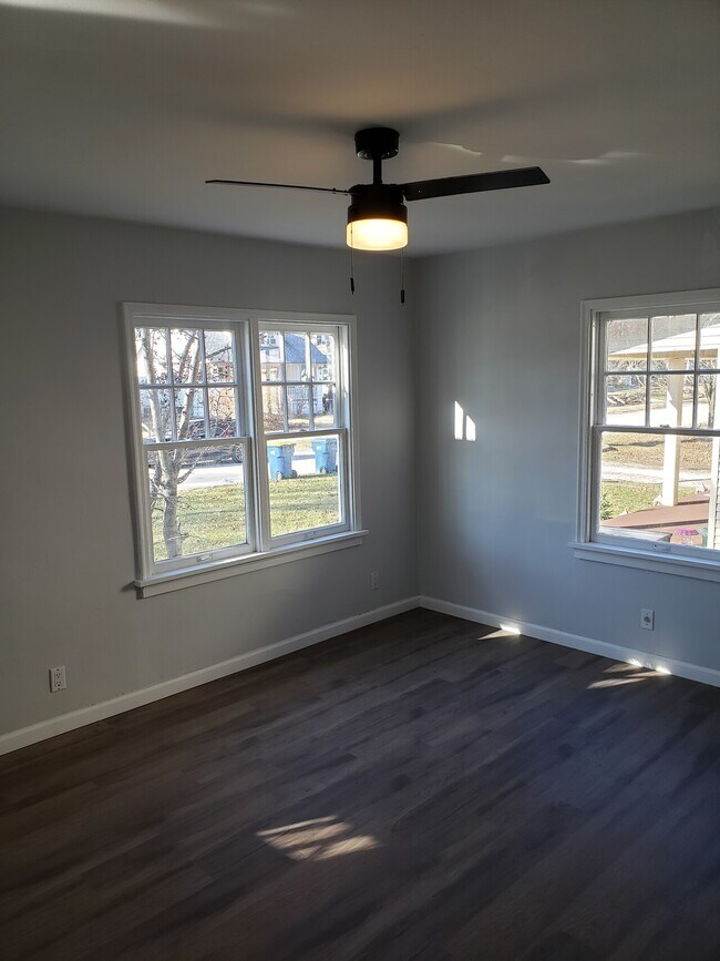 Foto del edificio - 1226 Lindenwood Ave