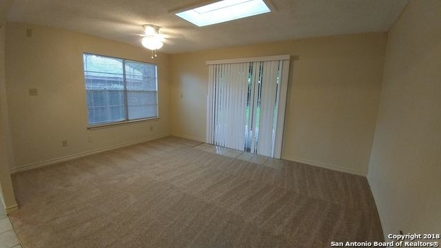 Building Photo - Spacious Home in Green Ridge North