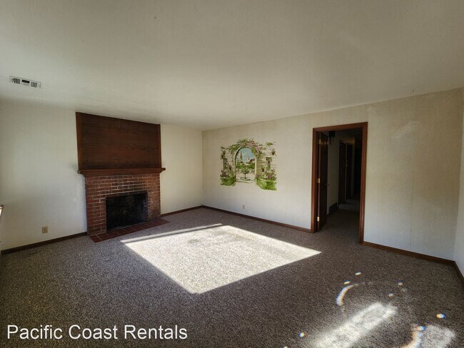 Building Photo - 3 br, 2 bath House - 107 Acacia Dr