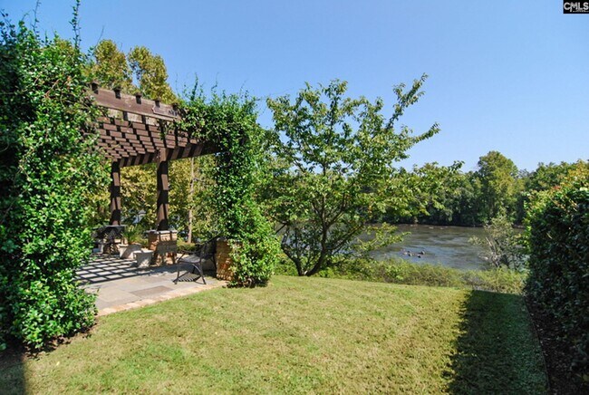 Building Photo - 100 Sunset Blvd