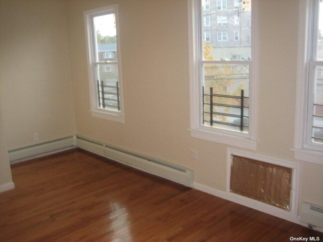 Building Photo - 4453 Barnes Ave