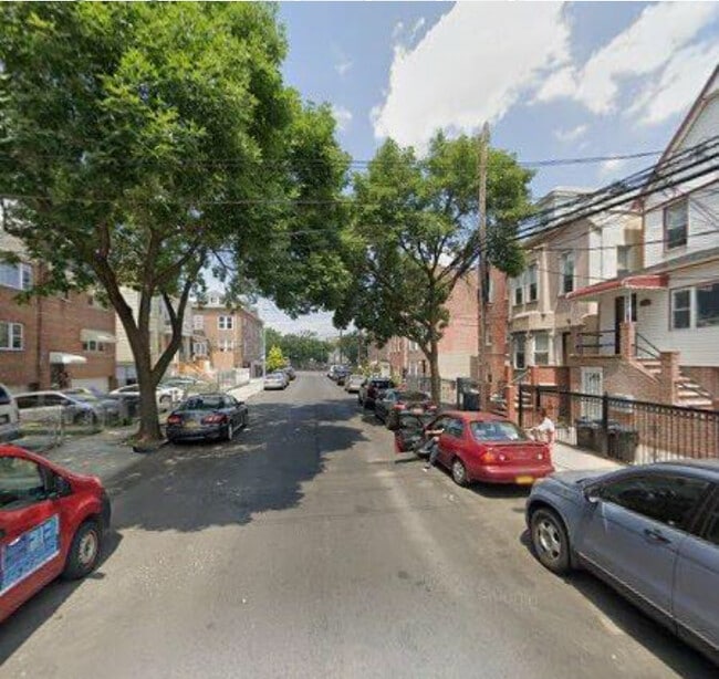 Building Photo - 1335 Thieriot Ave