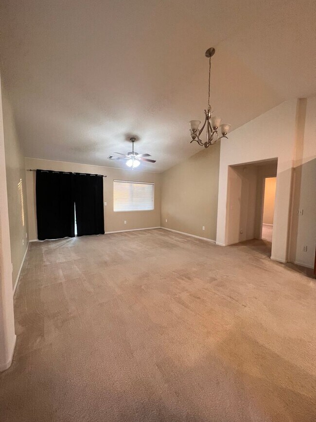 Foto del edificio - 1003 W Westmont Ct