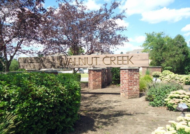 Foto del edificio - 420 Walnut Creek Rd