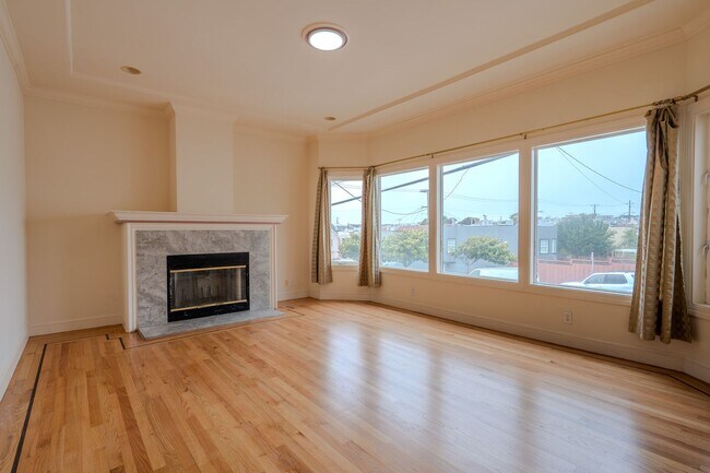 Foto del edificio - Spacious 2 Bedroom Home Near Stonestown
