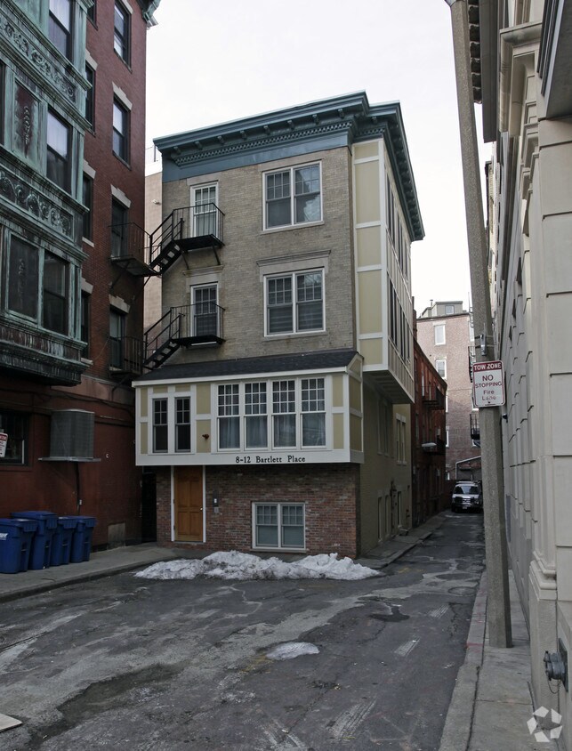 Primary Photo - 8-12 Bartlett Pl