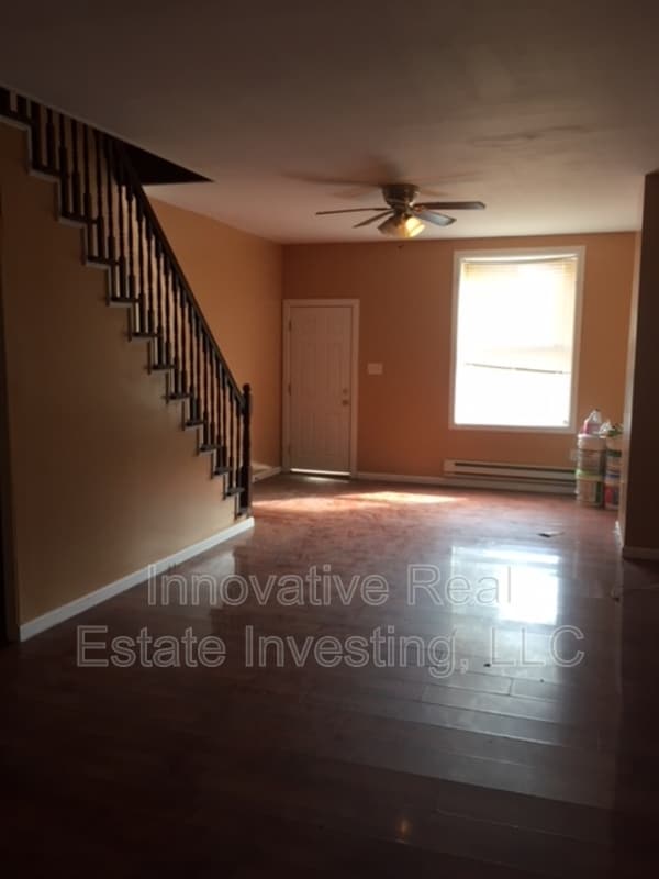 Building Photo - 530 N 53rd St