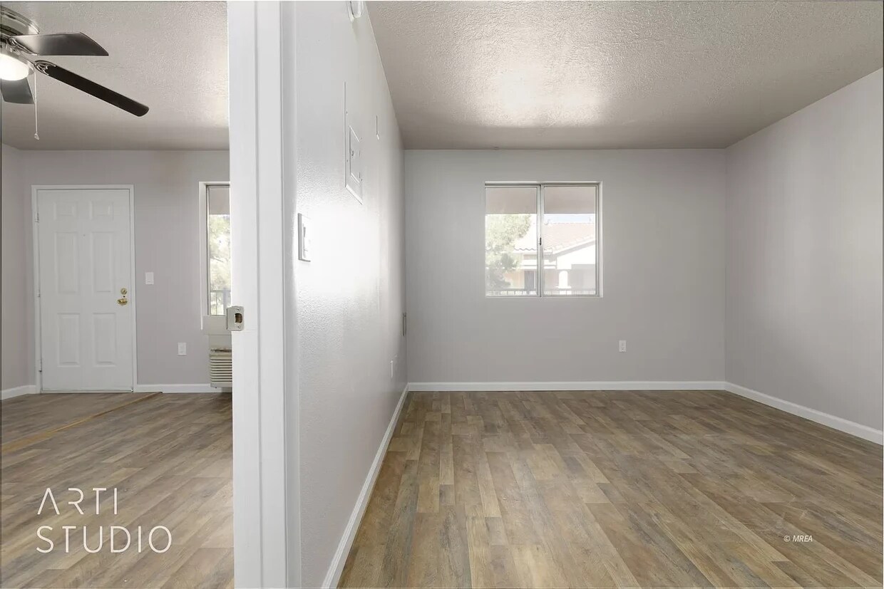 Primary Photo - 100 Pulsipher Ln