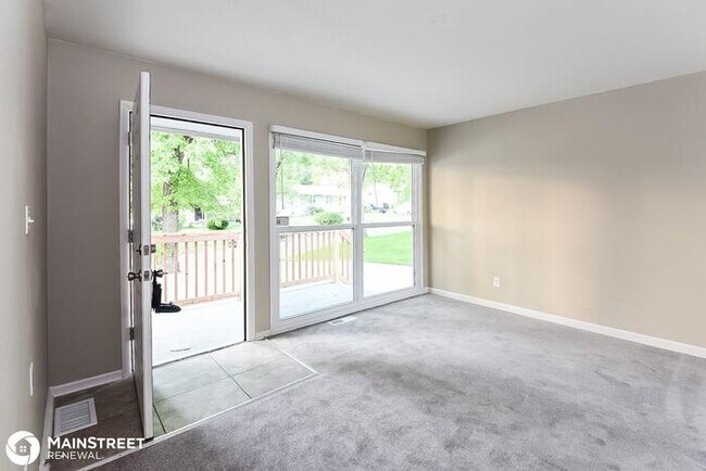 Foto del edificio - 7403 E 49TH TERR, Kansas City, MO 64129