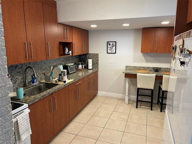 Foto del edificio - 230 SW 15th St