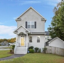 Building Photo - 114 Whiteleaf Dr