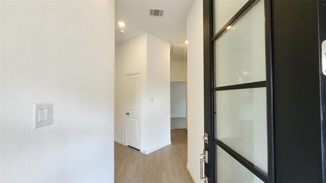 Foto del edificio - 6426 Seafoam Lake Dr
