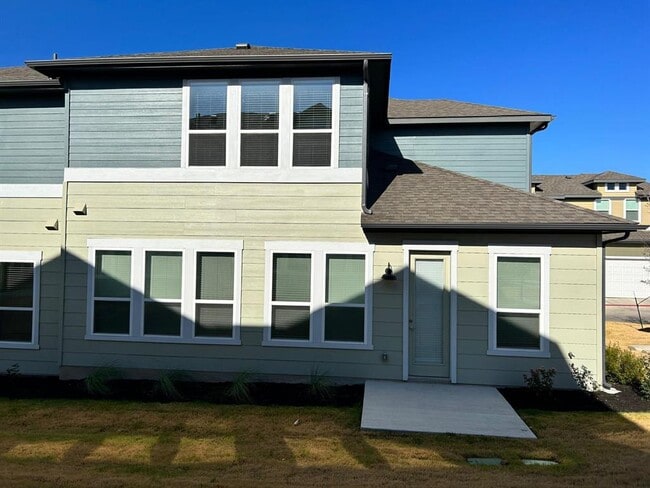 Building Photo - 1015 Vista View Dr