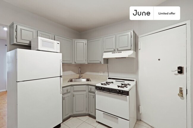 Building Photo - 306 E 83rd St