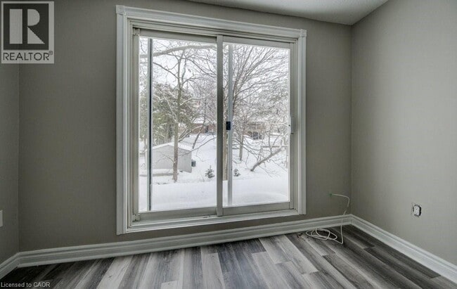 Photo du bâtiment - 930 Eagle St N