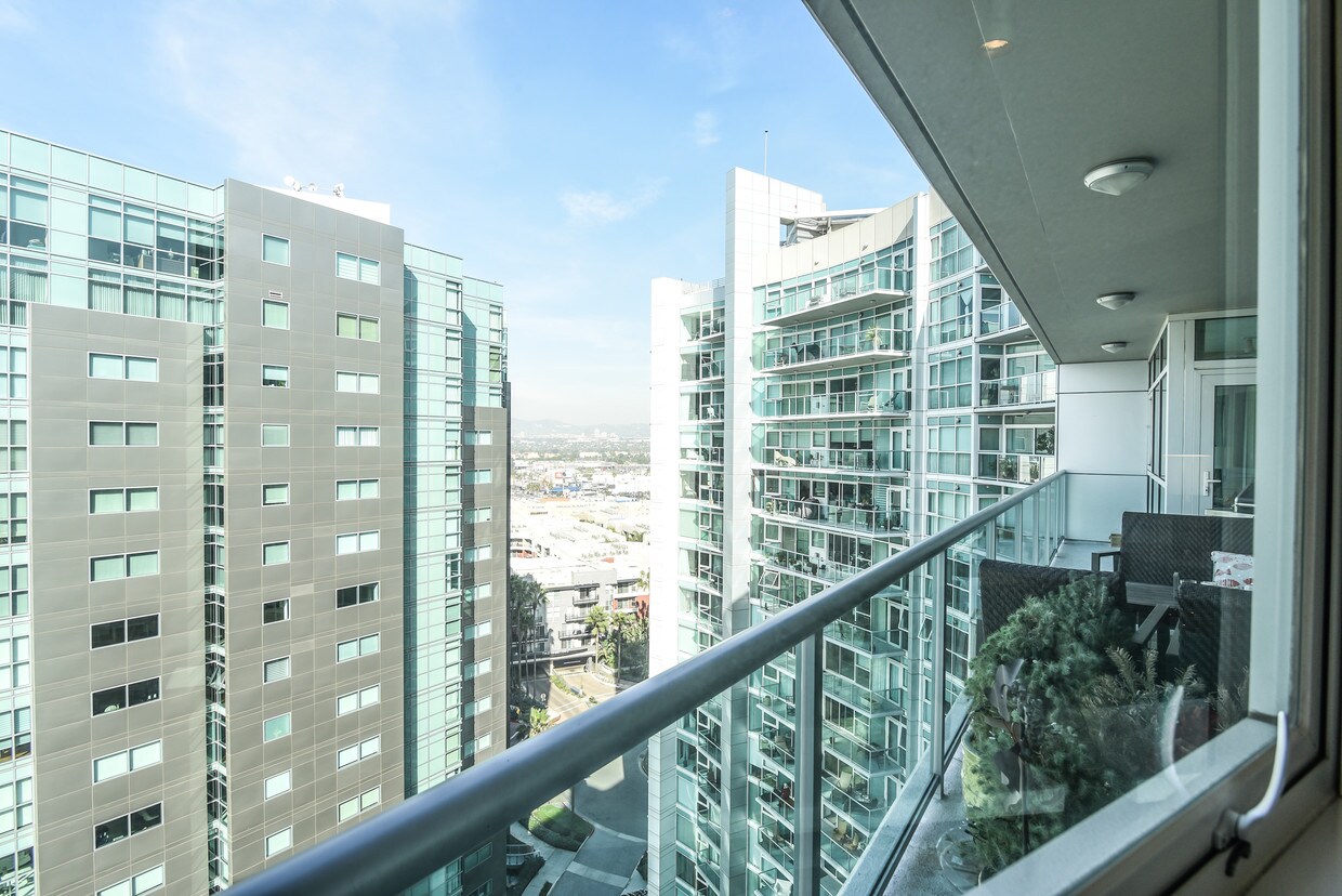 Foto principal - 13600 Marina Pointe Dr