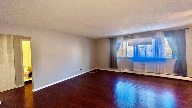 Foto del edificio - 1415 W Pratt Blvd