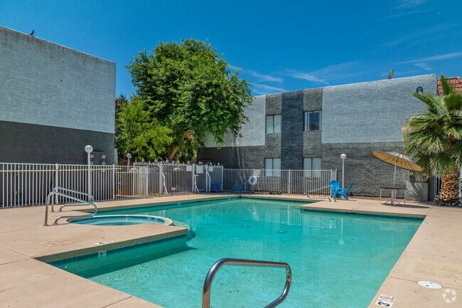 Piscina - Casa Maribela Apartments