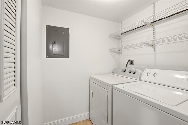 Building Photo - 9570 Green Cypress Ln