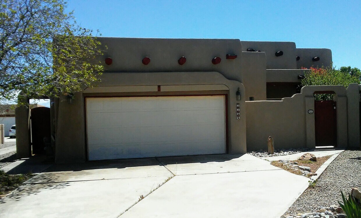 Building Photo - 2255 Calle de Alifas SW