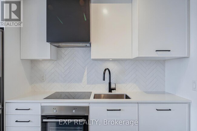 Photo du bâtiment - 899 Queen St E