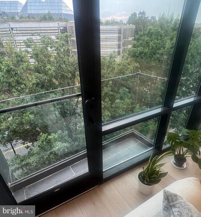 Foto del edificio - 4111 Connecticut Ave NW