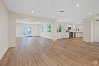 Building Photo - 1037 Griffith Ave