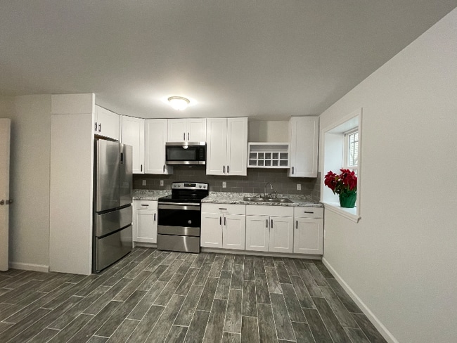 Building Photo - 499 S 18th St