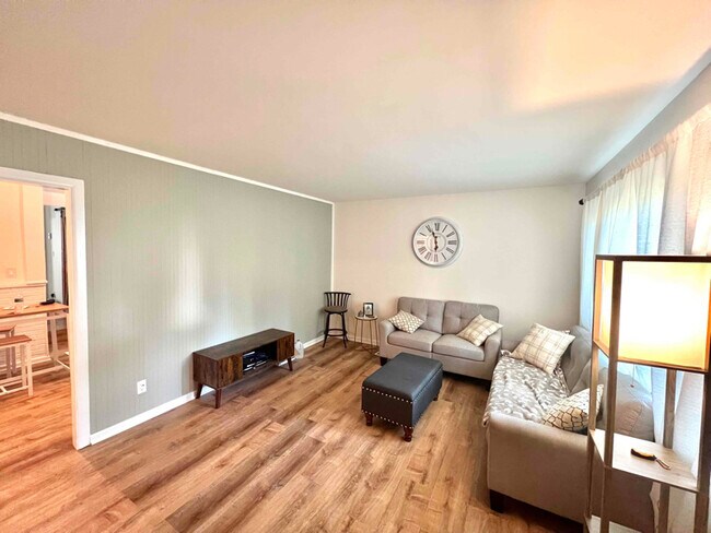 Foto del edificio - 5921 Harvest Ln