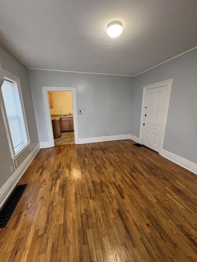 Foto del edificio - 904 Linden Grove Ave