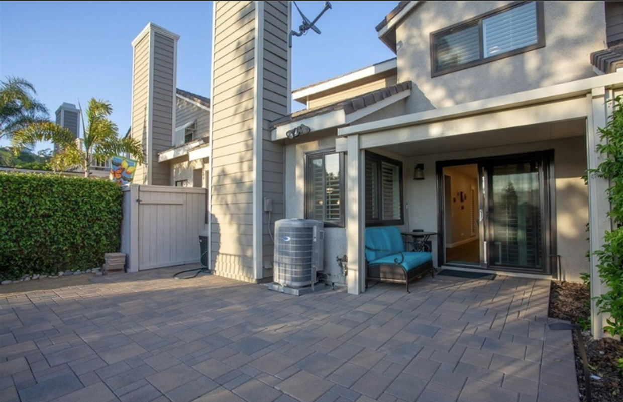 Building Photo - Laguna Niguel Townhome