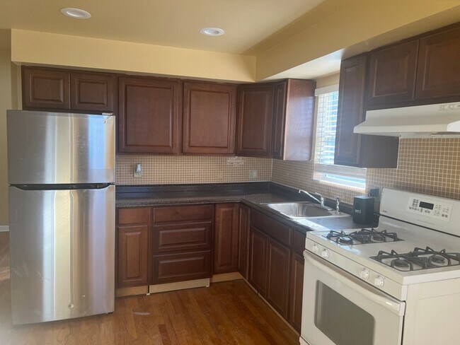 Foto del edificio - 12304 S Emerald Avenue Unit 2