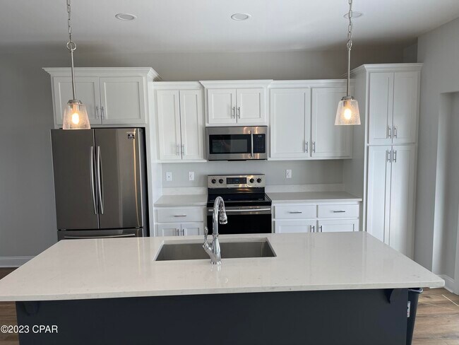 Foto del edificio - 409 Raven Ln