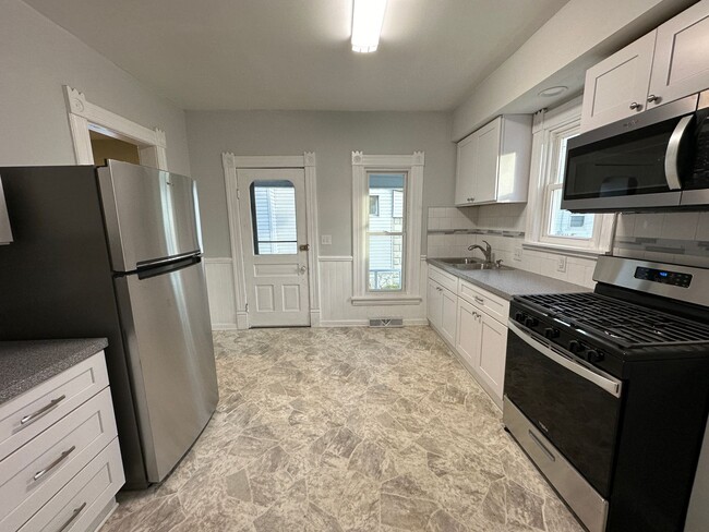 Foto del edificio - 824 Fifth NW