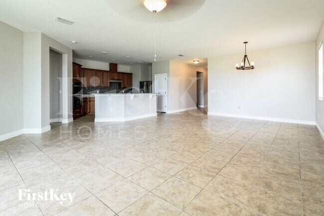 Foto del edificio - 12211 Moss Lake Loop