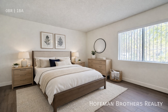 Foto del edificio - 1784 N Sycamore Ave