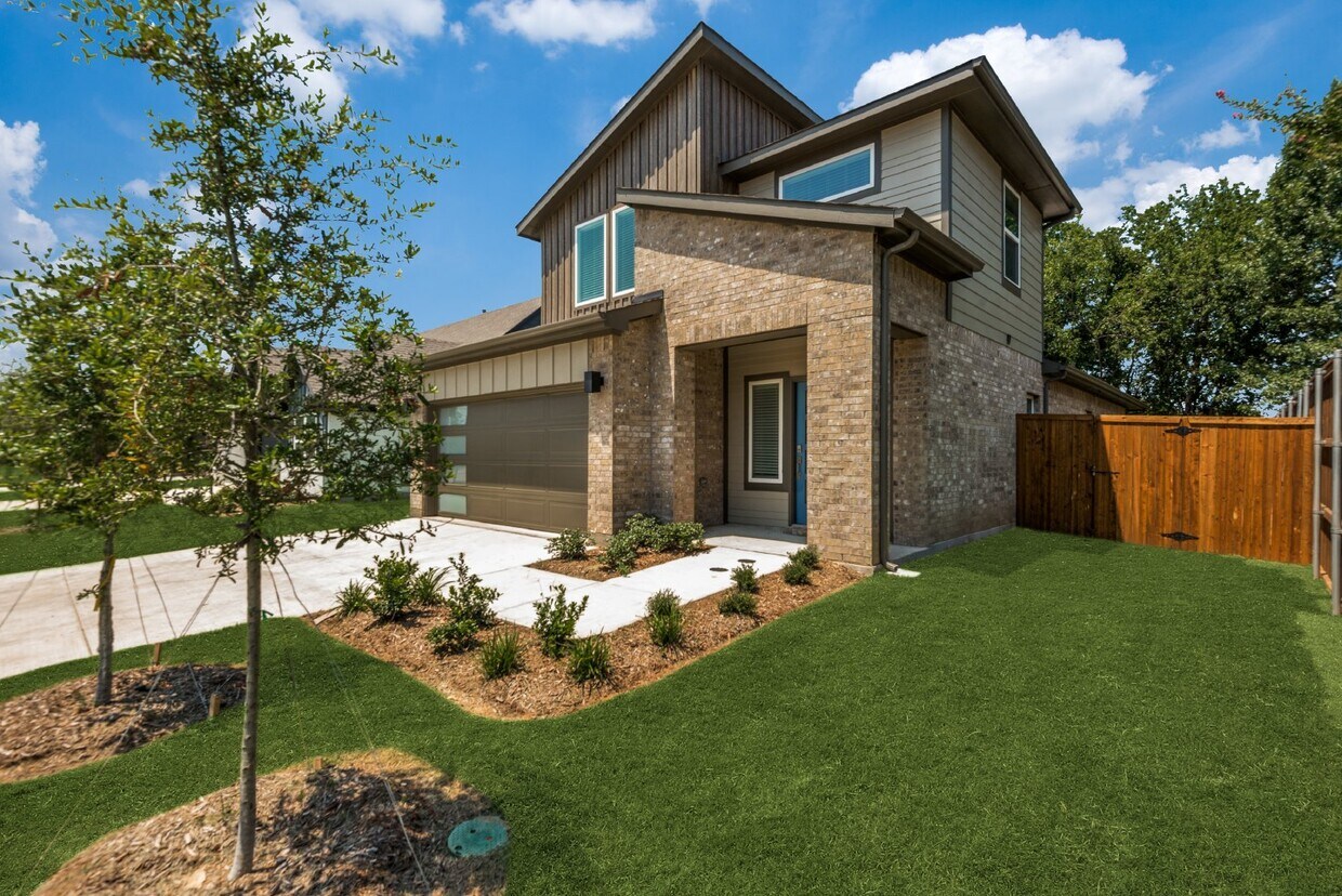 Foto principal - 3331 Conroe St