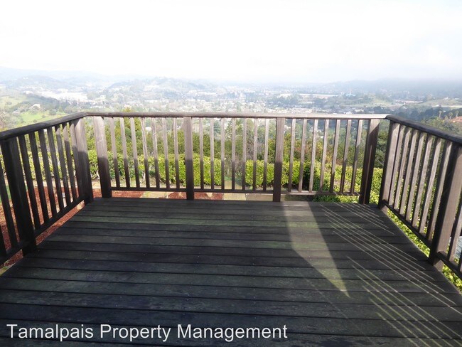 Foto del edificio - 4 br, 3 bath House - 44 Ridgewood Drive